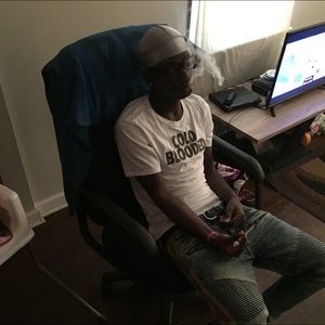 Meet your Posher, Gregory